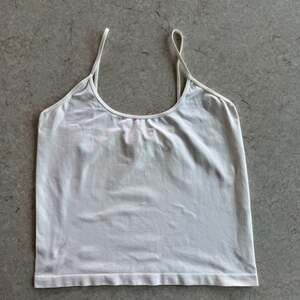 Hillard & Hanson Intimates Women's Seamless White Camisole Tank Top